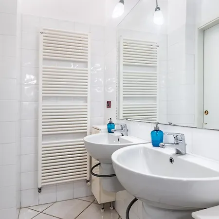 Hostdomus - Mariblu -with Private Parking *