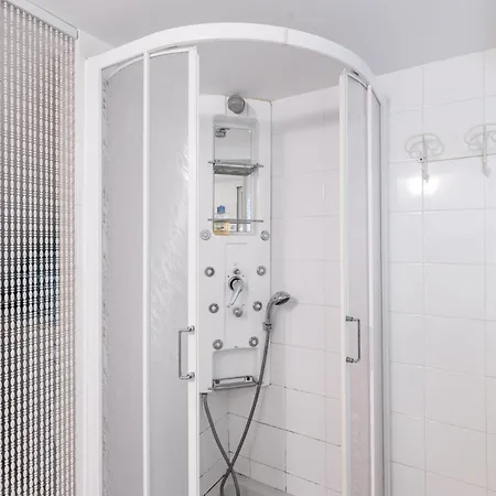 Hostdomus - Mariblu -with Private Parking Апартаменты Алассио